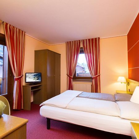 Hotel Krone Livigno Exterior foto